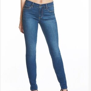 Jessica Simpson Kiss Me Skinny Jeans in Sweet Charlotte Size 26